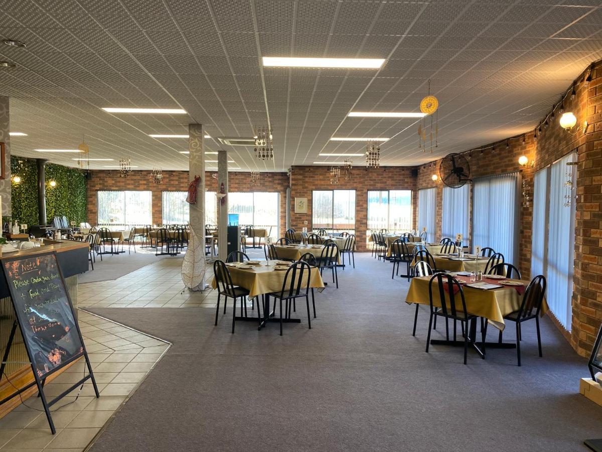 Mountain Creek Motel Bar&Restaurant Mount Beauty Exterior foto