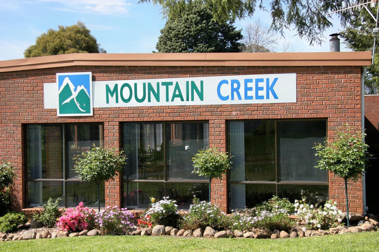 Mountain Creek Motel Bar&Restaurant Mount Beauty Exterior foto